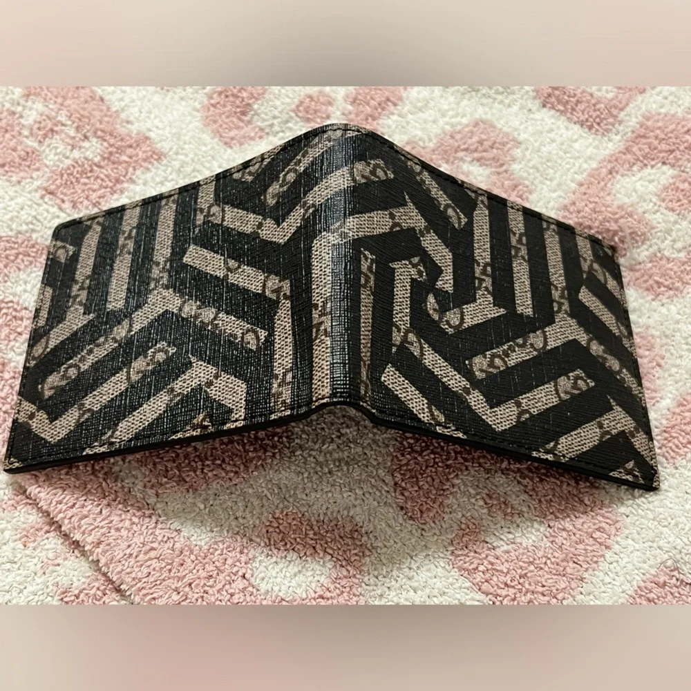 Gucci Black and Beige Men's Wallet - Picture 14 of 15